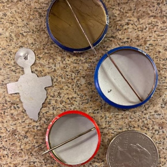 McGovern for President four campaign buttons/pin back, 1972 - Picture 5 of 5